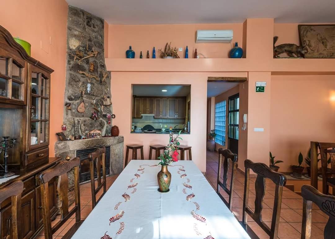 Apartamentos & Casa Rural Boada Con Jardin Interior Y Barbacoa Villamiel Eksteriør billede